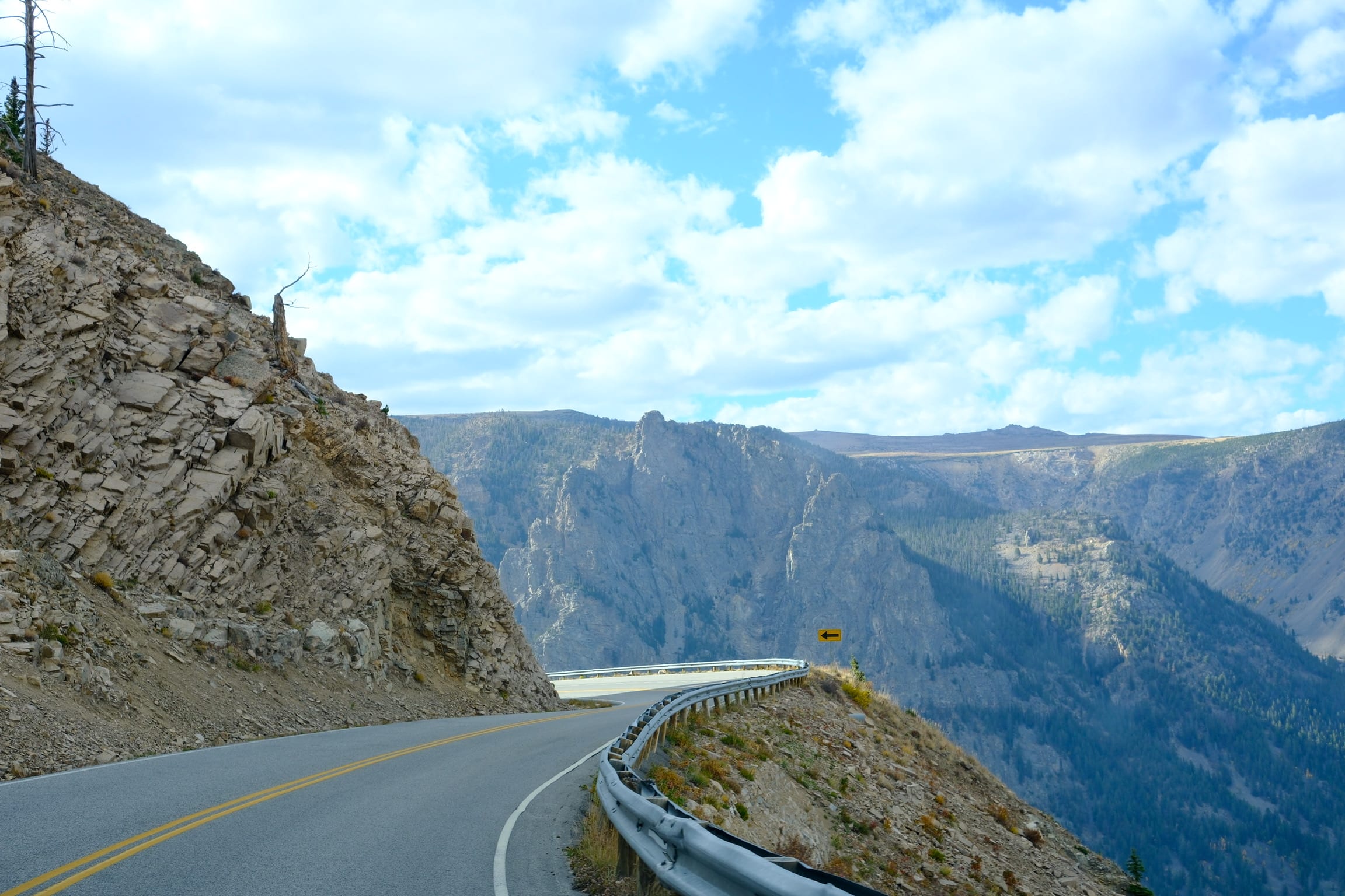 Photo yellowstone_bear_tooth_drive