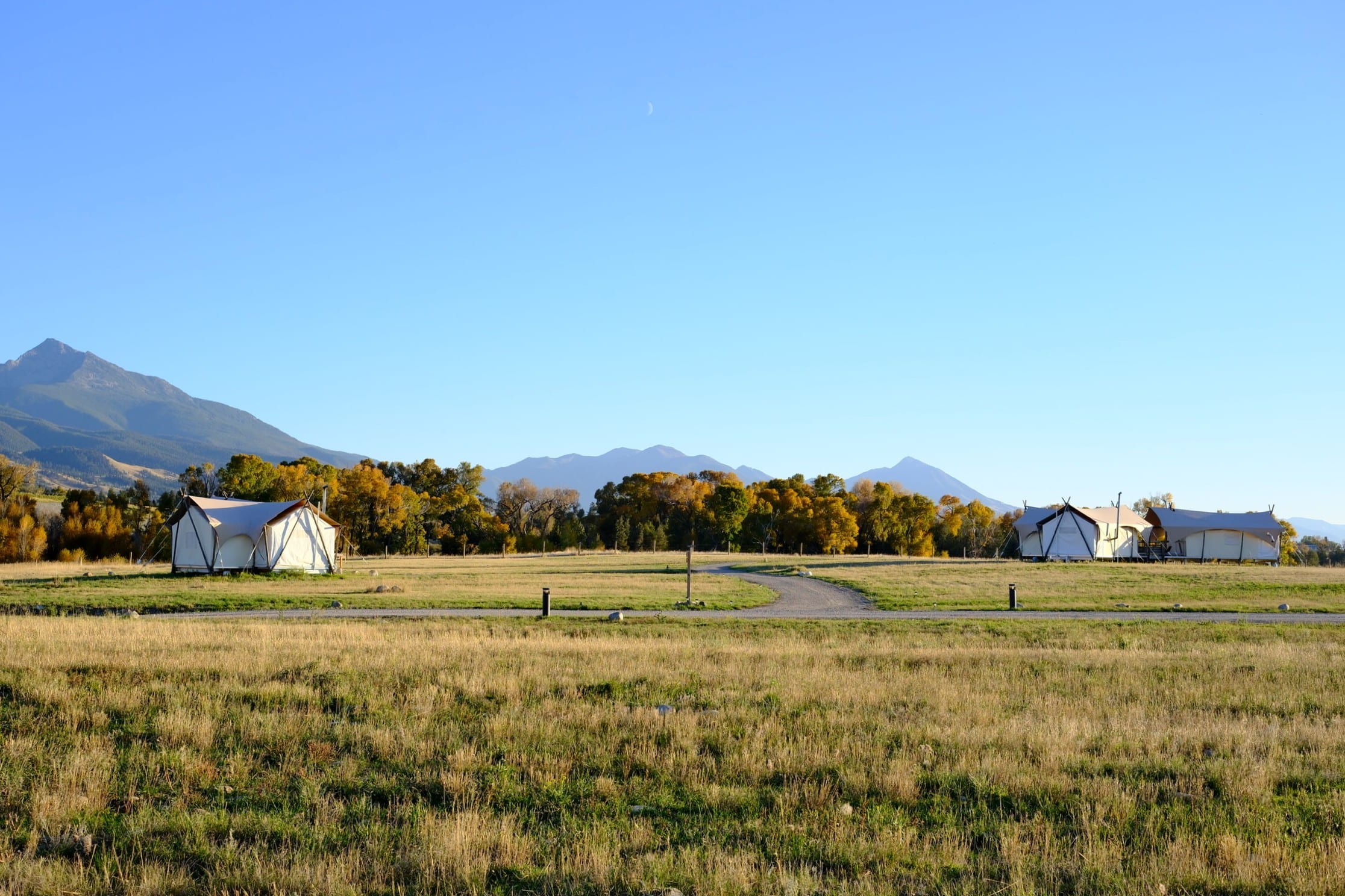 Photo yellowstone_under_canvas